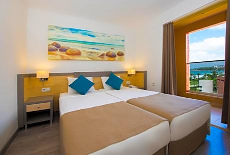 Family Room with Side Sea View