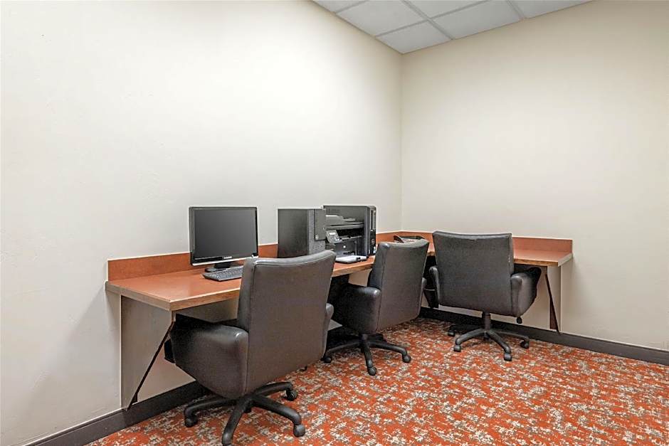 Best Western Plus Cimarron Hotel & Suites
