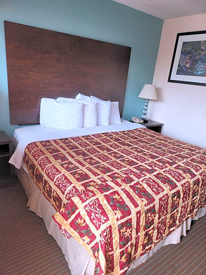 Sterling Inn near IAG Airport