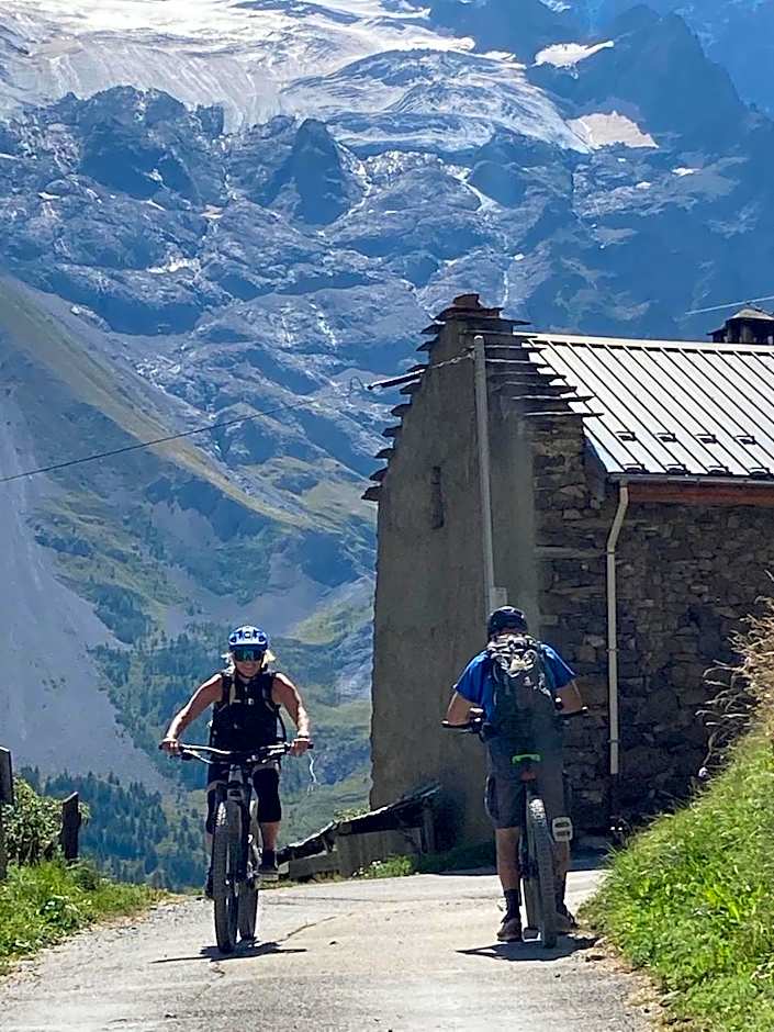 Hôtel des Alpes - Skiers & Bikers Lodge