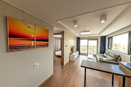 Risen Ocean View Suite