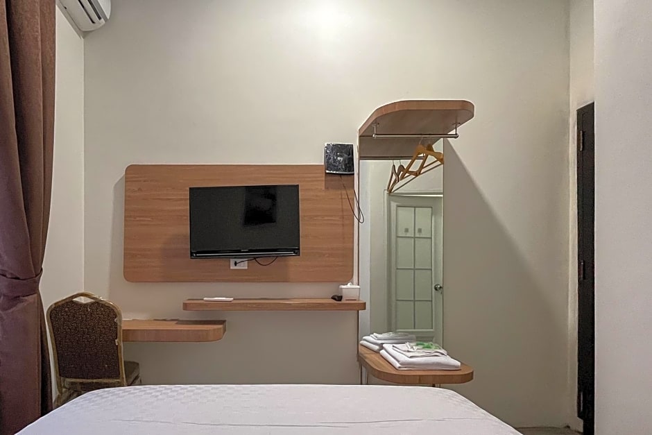 Moresto Hotel Mitra RedDoorz