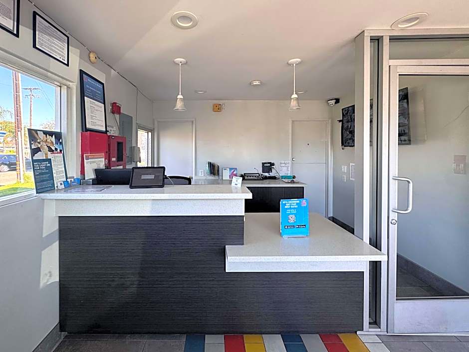 Motel 6 Ontario Airport