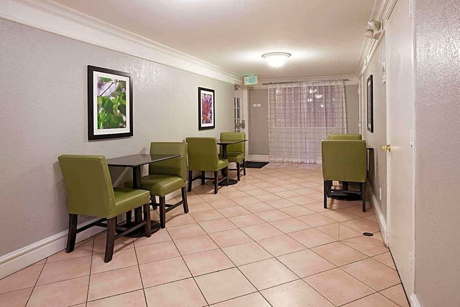 La Quinta Inn & Suites by Wyndham Salt Lake City Midvale