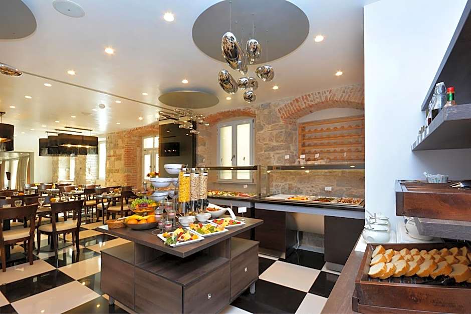 Jupiter Luxury Hotel