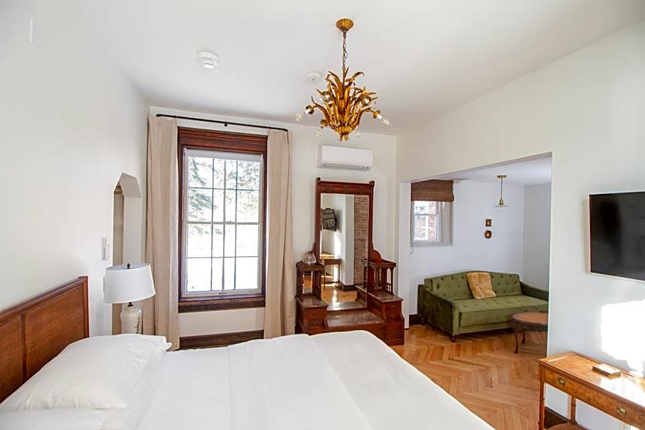 Pert House