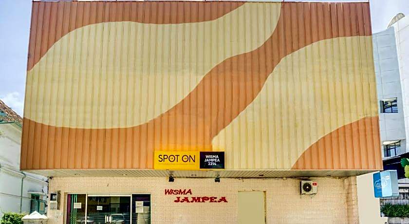 SPOT ON 2214 Wisma Jampea