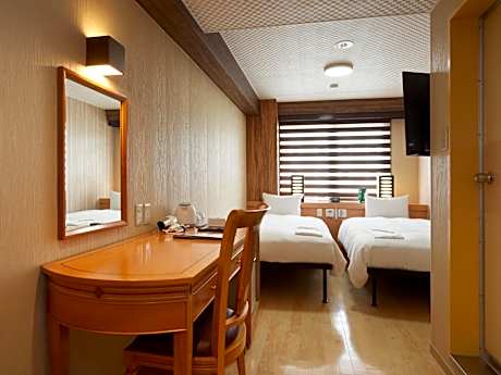 Standard Twin Room - Non-Smoking