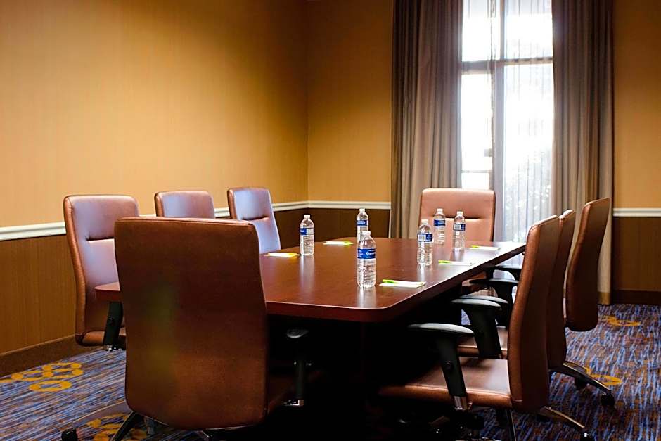 Courtyard by Marriott Waterbury Downtown