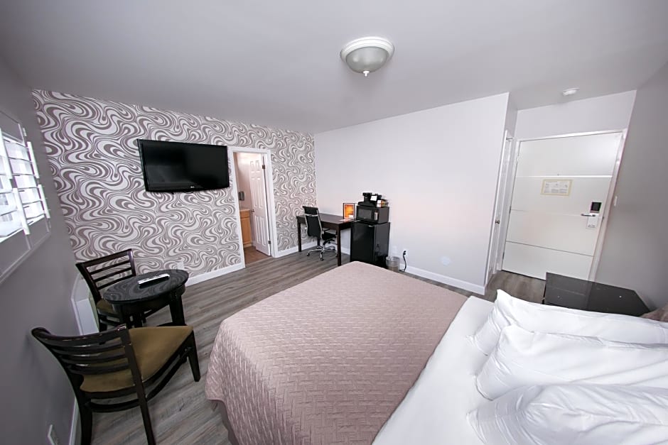 Metropolitan Inn & Suites