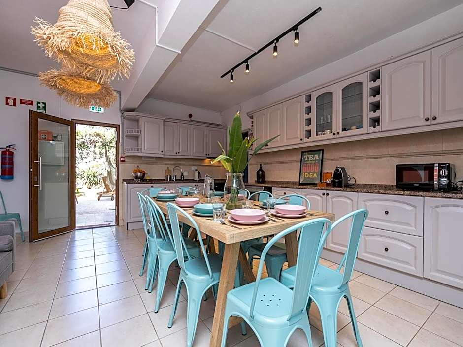 Walk in Hostel Faro Airport