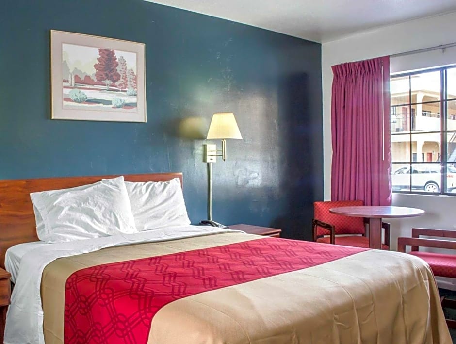 Econo Lodge University – Tucson, AZ