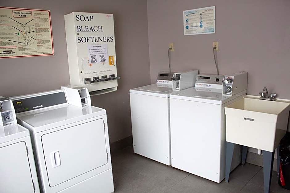 Country Inn & Suites by Radisson, Big Rapids, MI