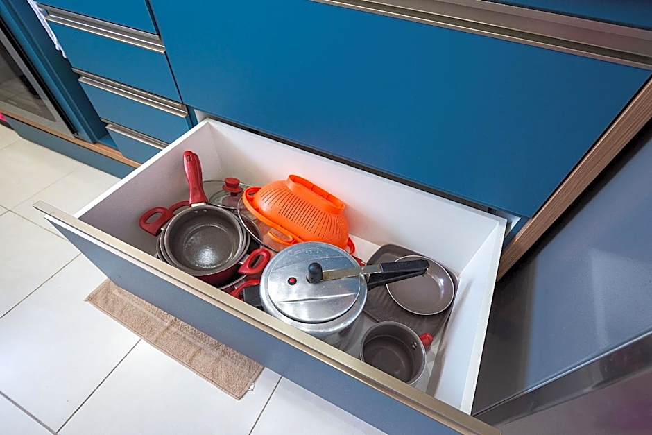 Ap. Alto padrão Costa Azul 200m da praia | ROTR304