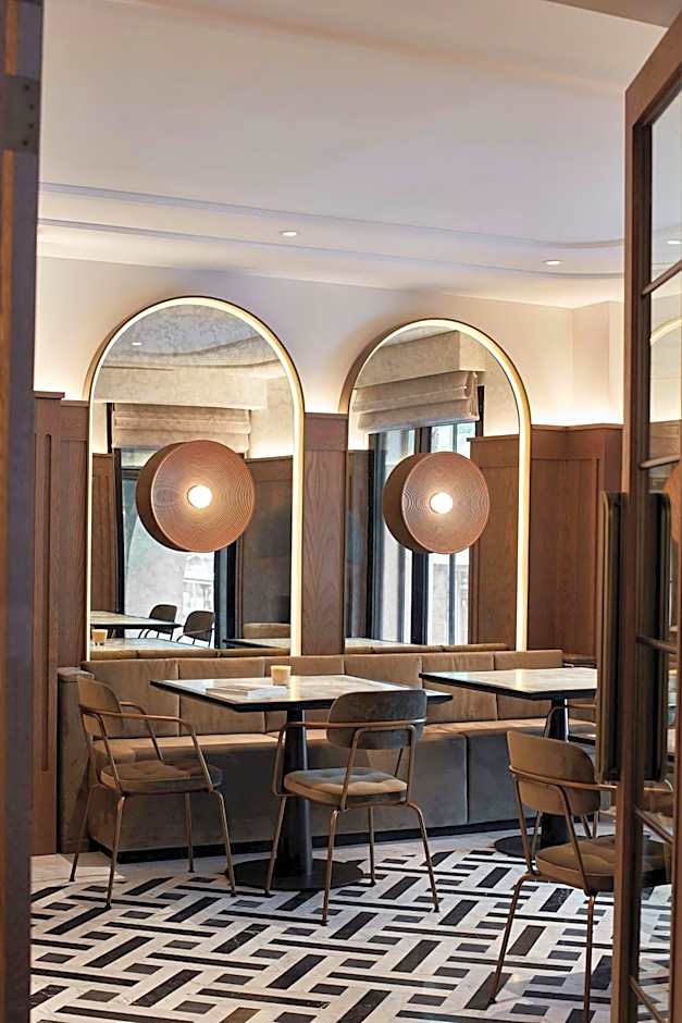 Hilton Melbourne Little Queen Street