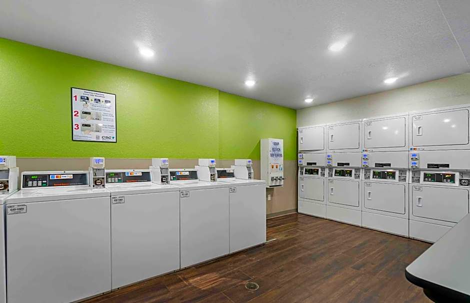 Extended Stay America Select Suites - Tampa - Northeast