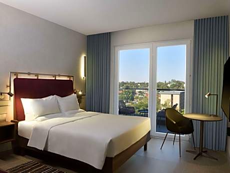Standard Double Room with Sea View - Mobility Accessible