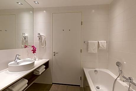 Comfort Room 1 Twin Bed