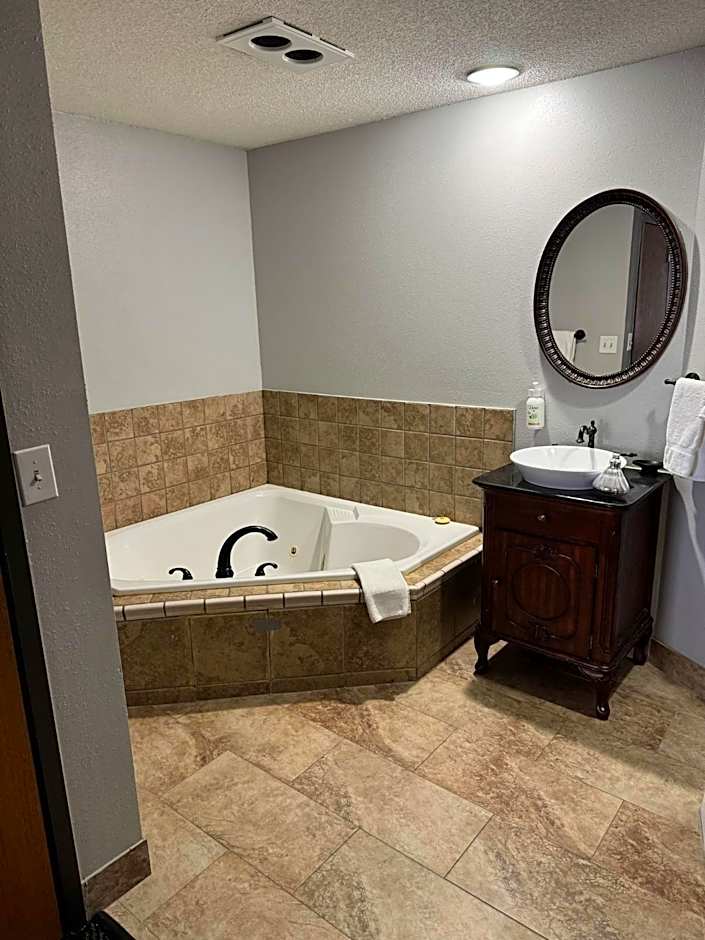 Greenlight Inn & Suites St James