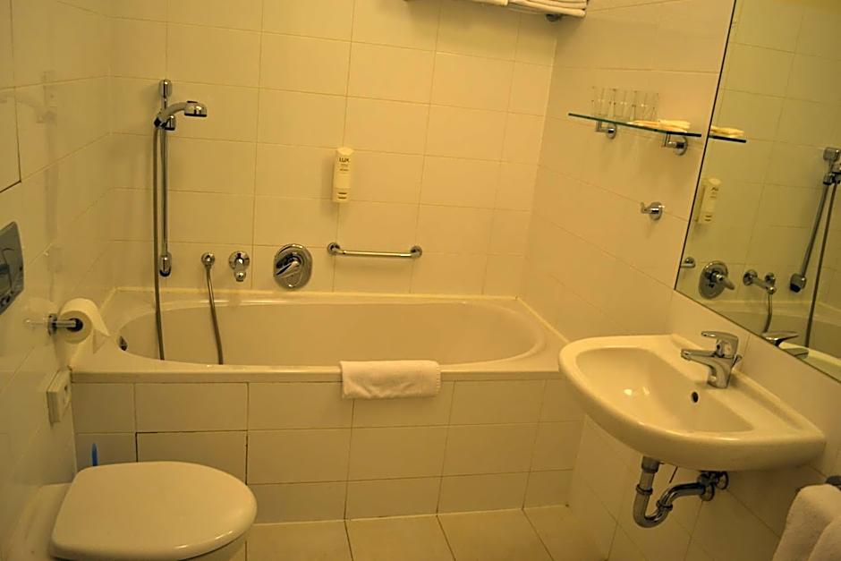 Aparthotel Austria Suites