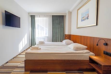 Hit Hotel