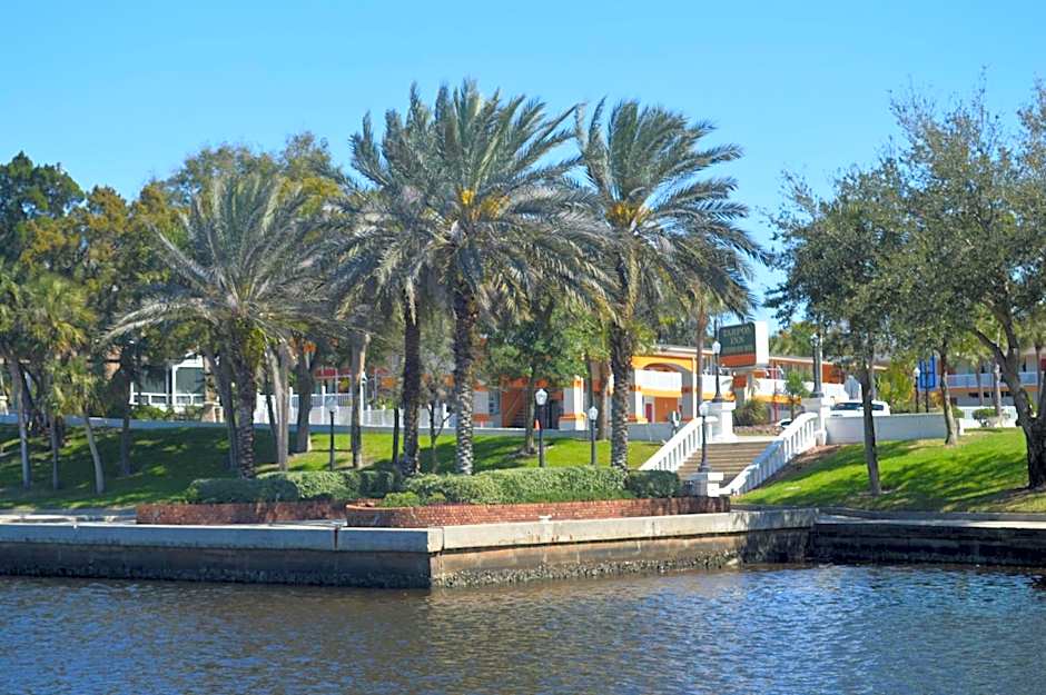 Tarpon Inn