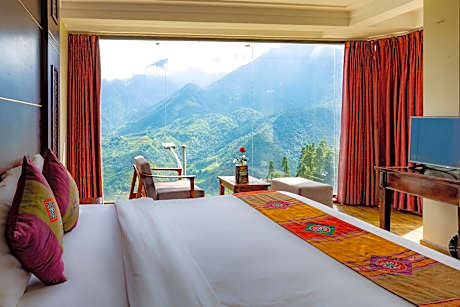 Deluxe Double Mountain View