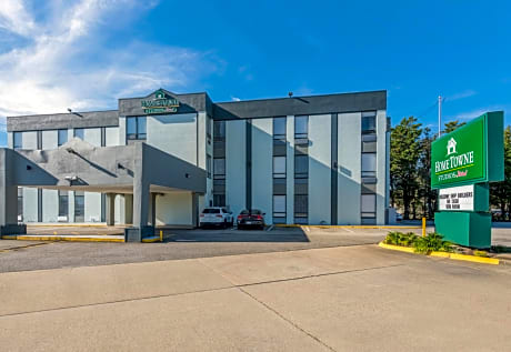 HomeTowne Studios by Red Roof Newport News - Hampton West