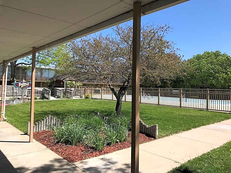 Norfolk Country Inn and Suites