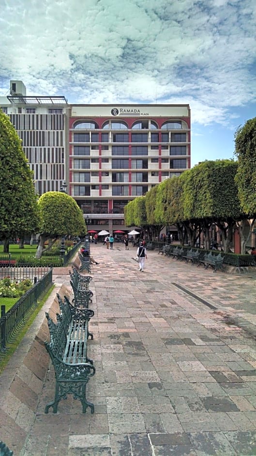Ramada Plaza by Wyndham Leon