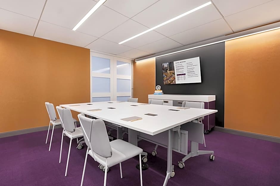YOTEL Boston
