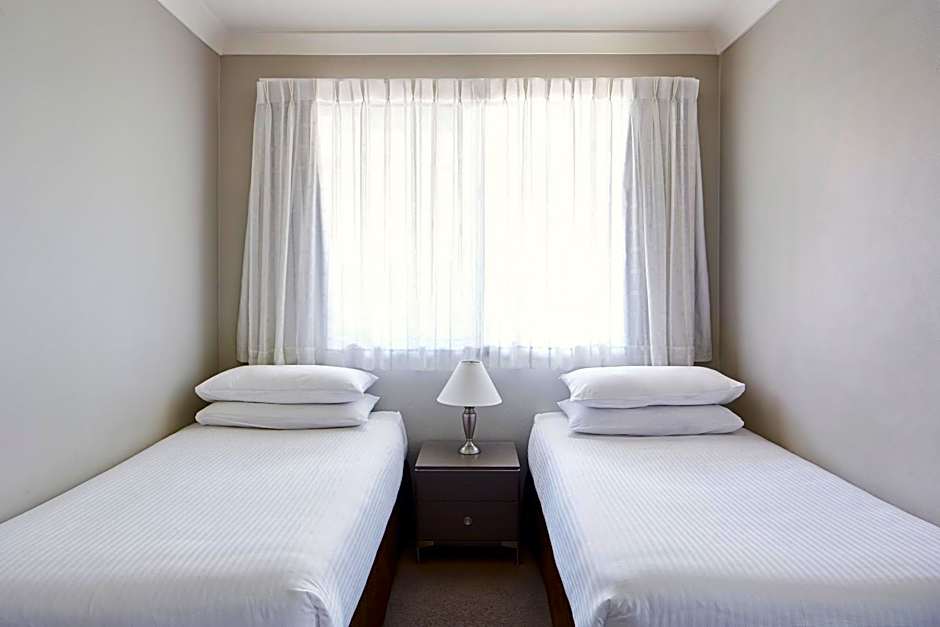 Pinnacle Apartments