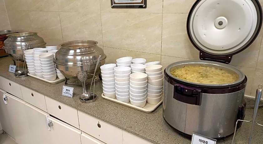 Toyoko Inn Busan Station 1