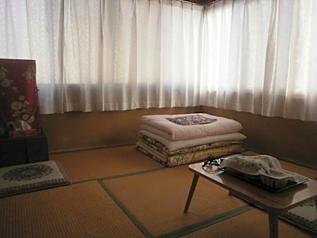 Japanese-Style Single Room with Shared Bathroom - Annex