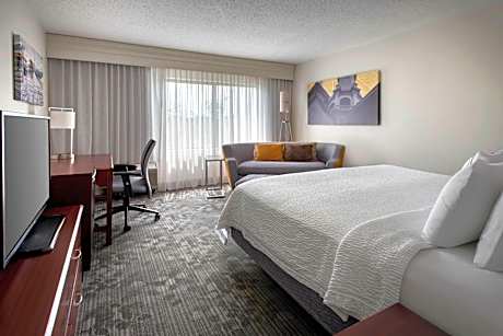 King Room with Balcony