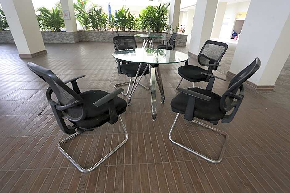 Collection O 93750 Luxury Rooms @ Urbantown Serpong