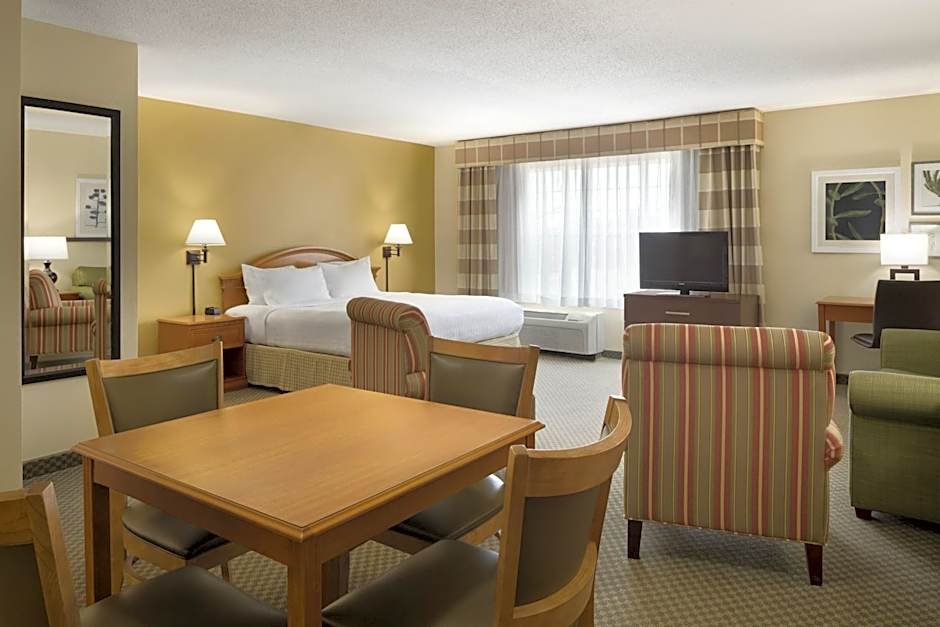 Country Inn & Suites by Radisson, Grinnell, IA