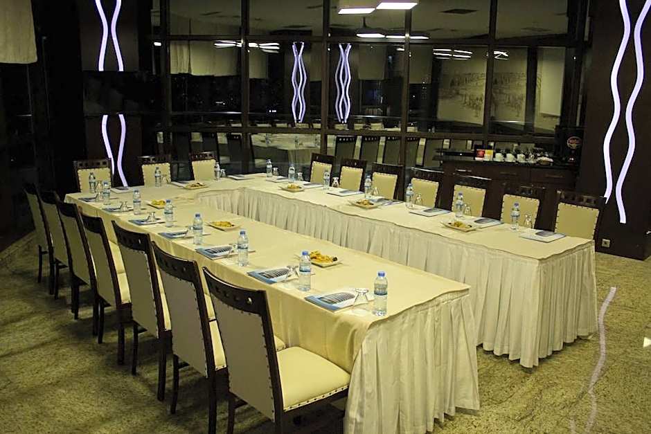 Yol İş Holiday Adana Otel