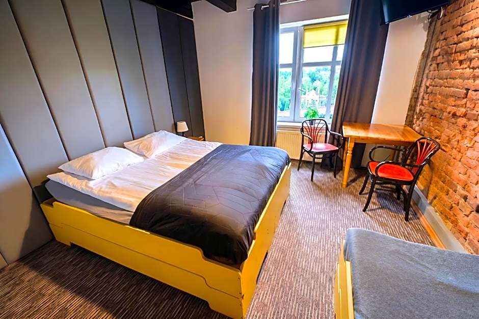 3 Bros' Hostel Cieszyn