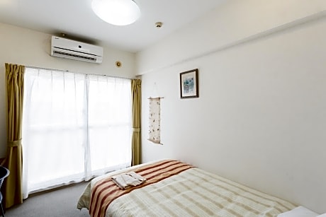 Single Room - Non-Smoking