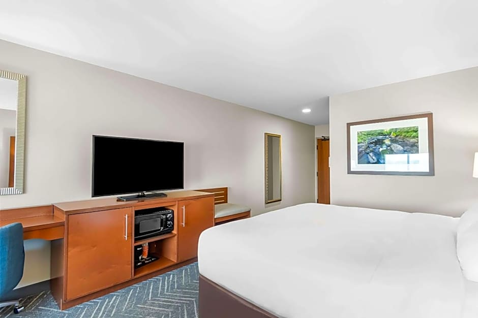 Comfort Inn & Suites Mountain Iron and Virginia