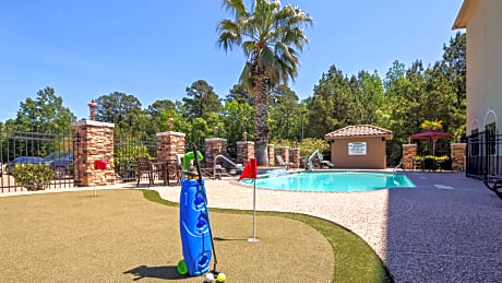 Best Western Plus Crown Colony Inn & Suites