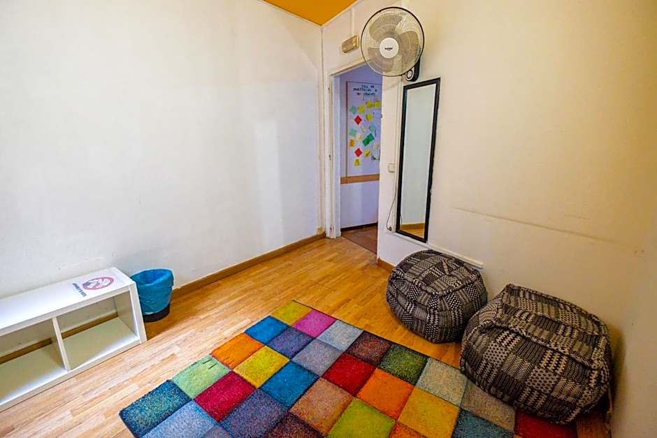 Diagonal House Hostel