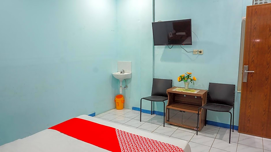 Vaccinated Staff - OYO 2088 Grha Blue Sky Syariah