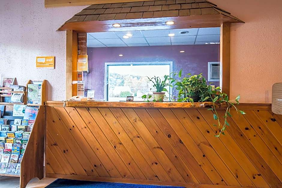 Rodeway Inn - Bellows Falls