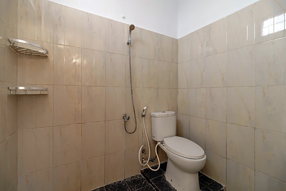 RedDoorz Syariah near UISU Medan