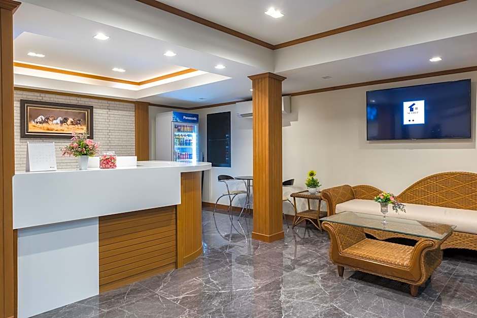 Suthep Home & Hostel