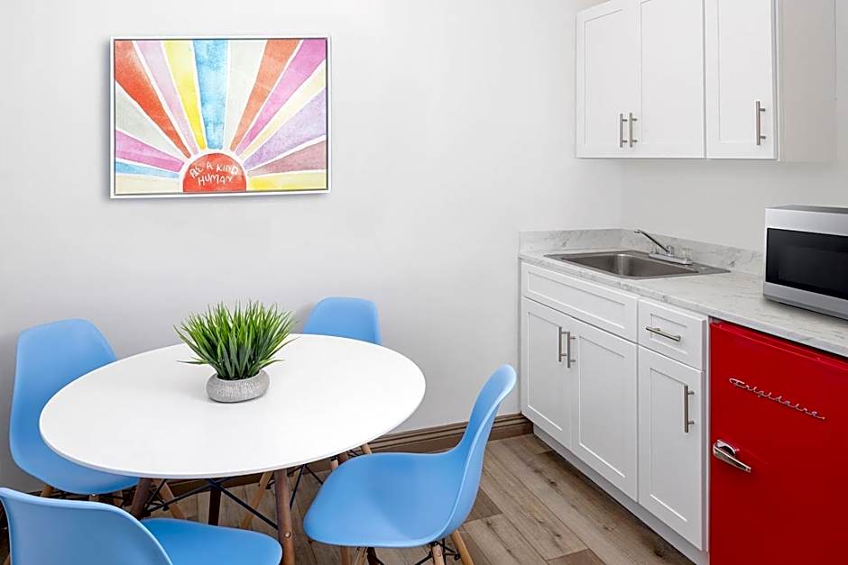 The Sojourn Los Angeles - Sherman Oaks