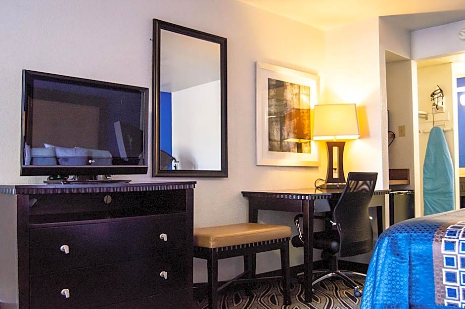 Blue Jay Inn & Suites