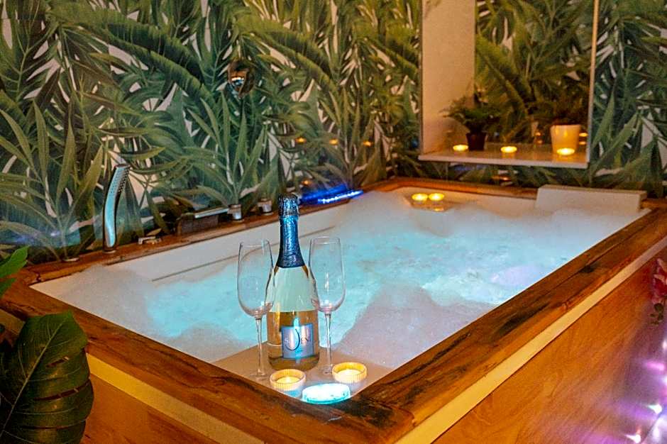 ETNEA 208 LUXURY JACUZZI SUITE Catania